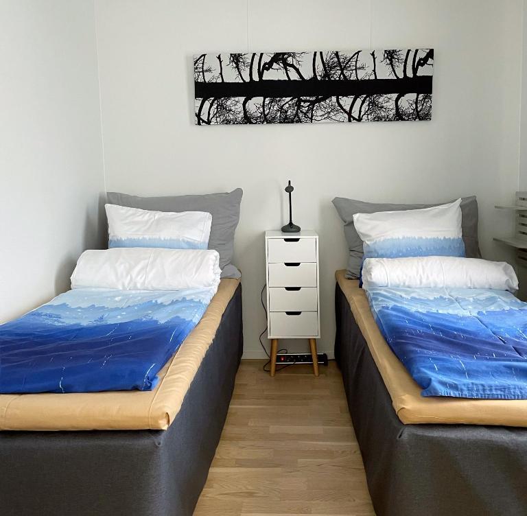 Kattohuoneisto sinulle, hallipaikka autolle - B&B Espoo