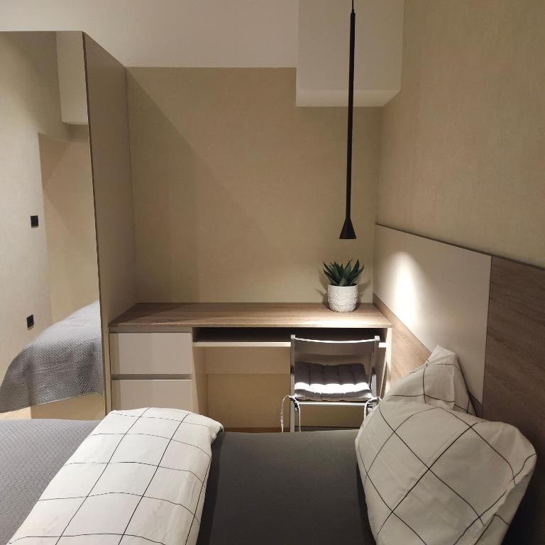 Gold Star Center Apartment PARKING ON REQUEST - B&B Novi Sad