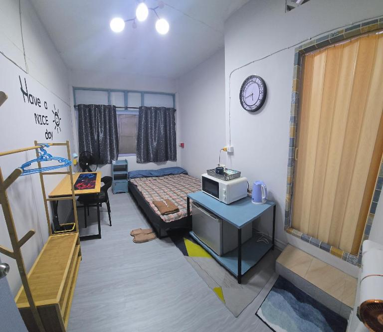 104 Peaceful and Cosy apartment with cool fan near BTS with free WiFi - B&B Bangkok