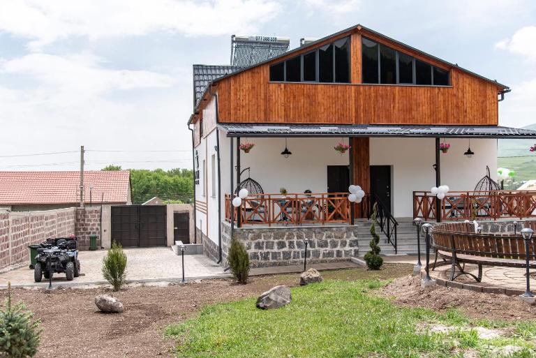 Aparan Guest House - B&B Aparan