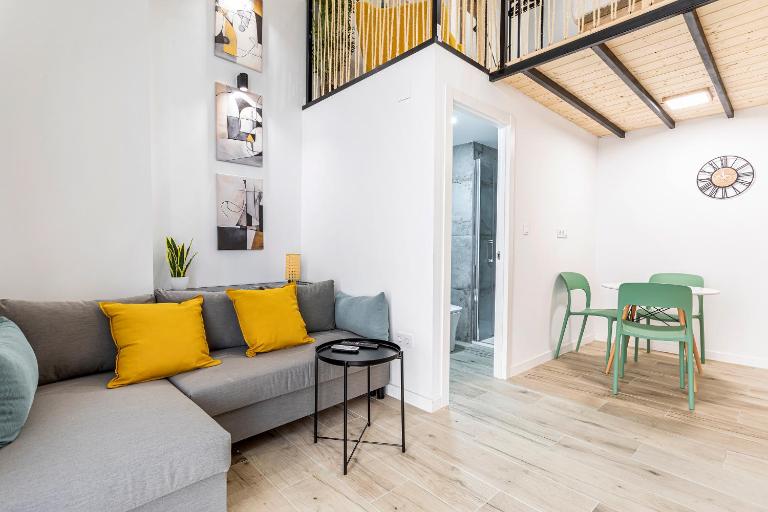Marie Curie Flats, Lovely Duplex 3 - Chambres d'hôtes Valence
