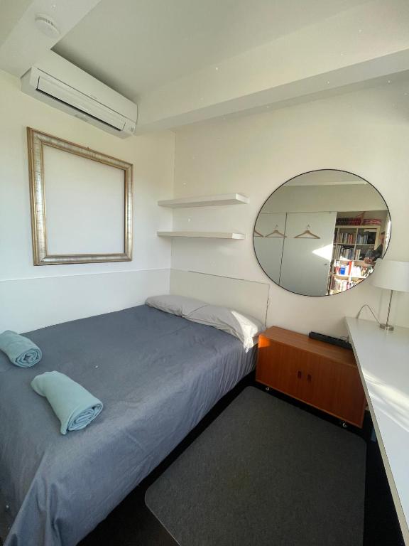 Piccola camera in appartamento condiviso con terrazza vista mare, shared flat - B&B Trieste