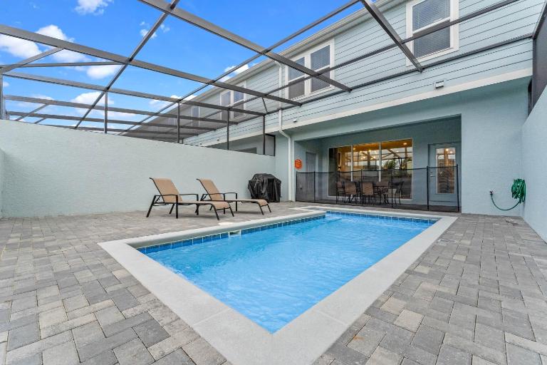 117 JW - Luxury 5BR Townhome Private Pool & Resort Fun - Bed and Breakfast Davenport