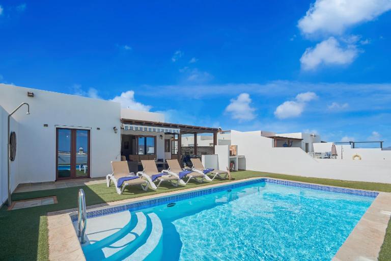 Villa Vino, Los Altos - Heated Pool, AC, Panorama Sea Views - Ferienwohnung Playa Blanca