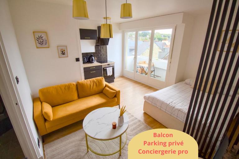 La Duché - Appartement neuf central, calme, vue sur les toits de Cherbourg et Parking, intendance Luxury Host - B&B Cherbourg