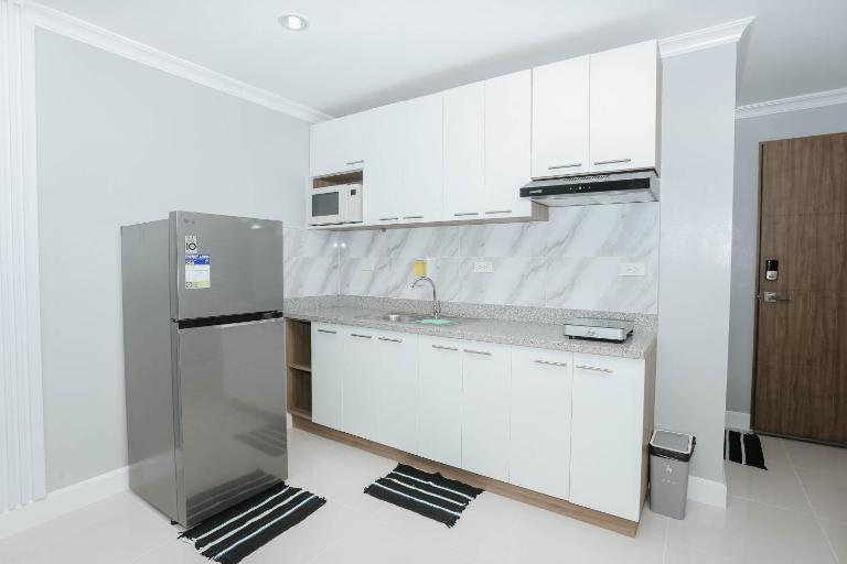 Condo18k Beside Mactan Newtown - B&B Lapu-Lapu City