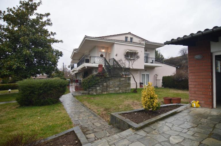 Nestoras Comfortable Stay - Private Parking - B&B Kastoria