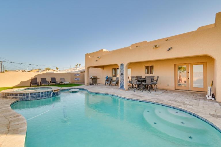 Putting Green & Mtn View: Lake Havasu City Home! - B&B Lake Havasu City
