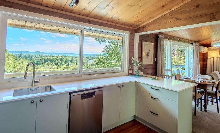 Haven on the Hill - Panoramic Views of Rotorua - B&B Rotorua