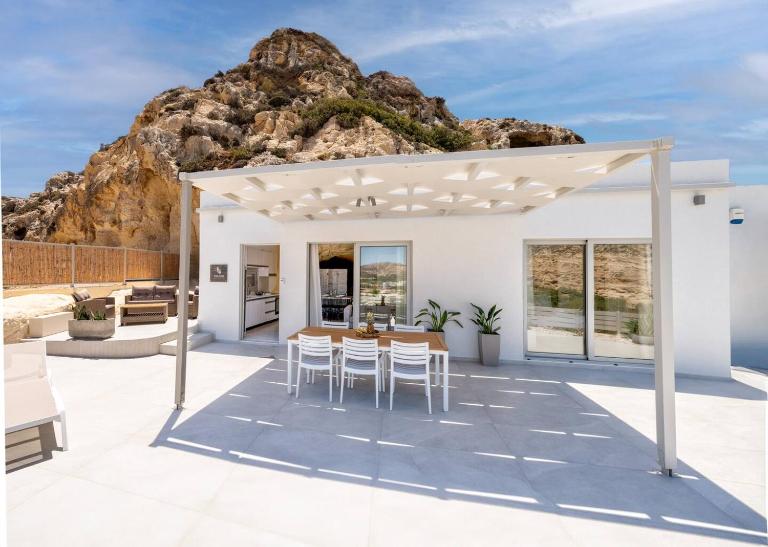 Theasis Luxury Cave House, With Sea & Cave View - B&B Mátala