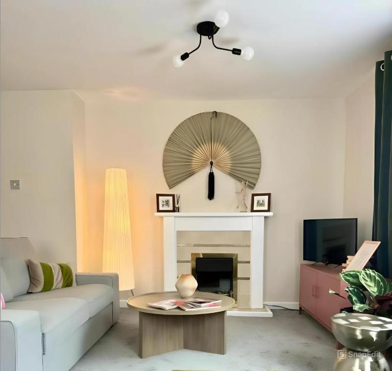 Central (yet tranquil) modern apartment with free Parking. Located in York's historical building - Ferienwohnung York
