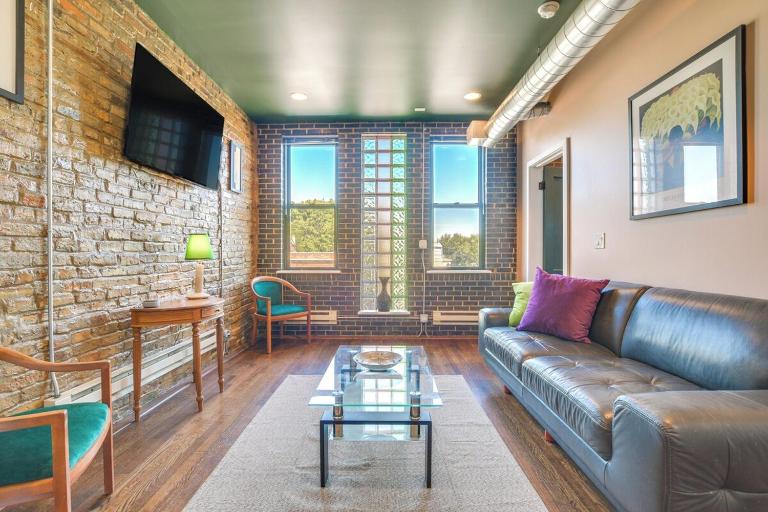 UrbanEden Loft Apartment - B&B Chicago