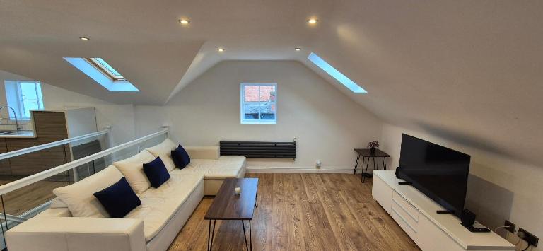 3 bedroom spacious duplex apartment in the centre - B&B Royal Leamington Spa