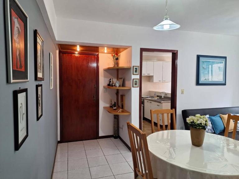 Apartamento Quadra Mar - 1 Quarto Refrigerado- Balneário Camboriu - Chambres d'hôtes Balneário Camboriú