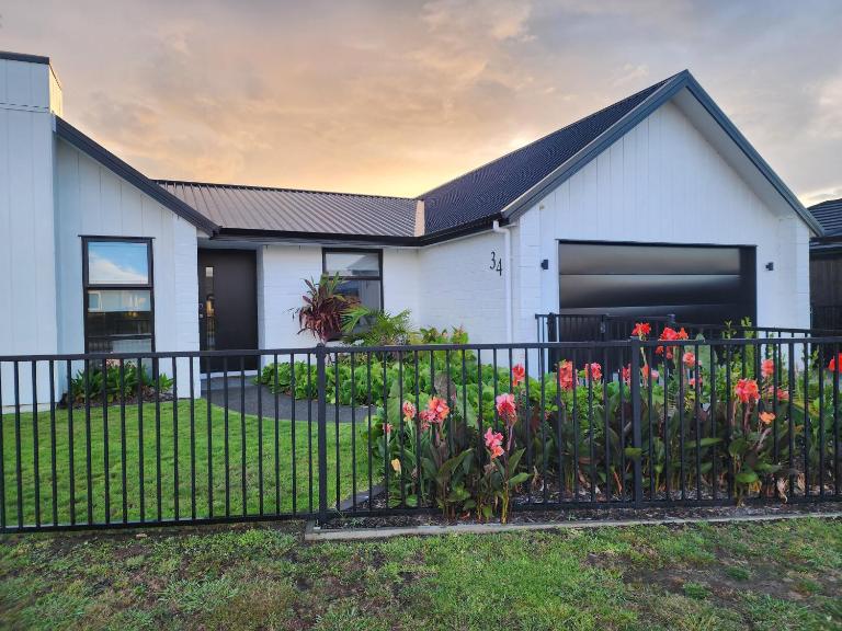 Relaxing coastal home with pool and spa - Ferienwohnung Papamoa