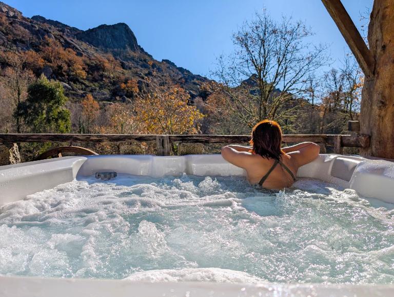 Castrum Houses - Casa da Curveirinha - Jacuzzi - B&B Melgaço