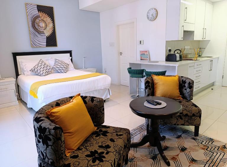 Golden Oasis at Itowers - B&B Gaborone