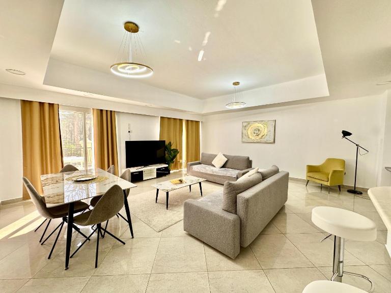 Perfect Home Away from Home 3 BR - Maids - Bed and Breakfast Ras Al Khaimah