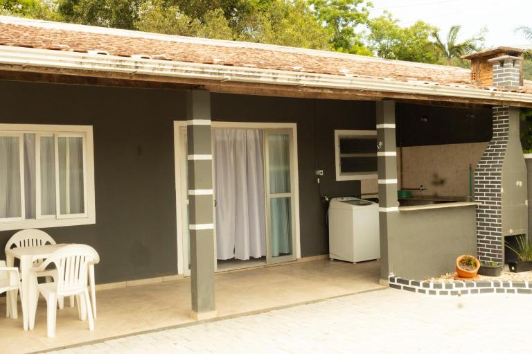 Casa de Praia - Residencial de Zimbros - 130 metros da Praia - Ferienwohnung Bombinhas