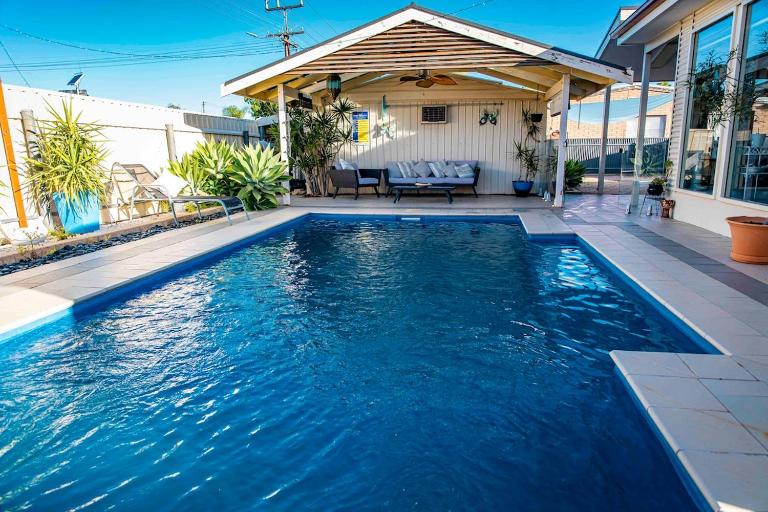 Resort on Morgan with Beautiful Private Pool, Pet Friendly - B&B Broken Hill