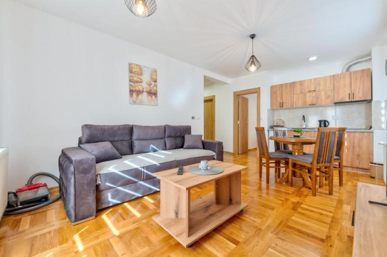 Ivona apartman Zlatibor - Ferienwohnung Zlatibor
