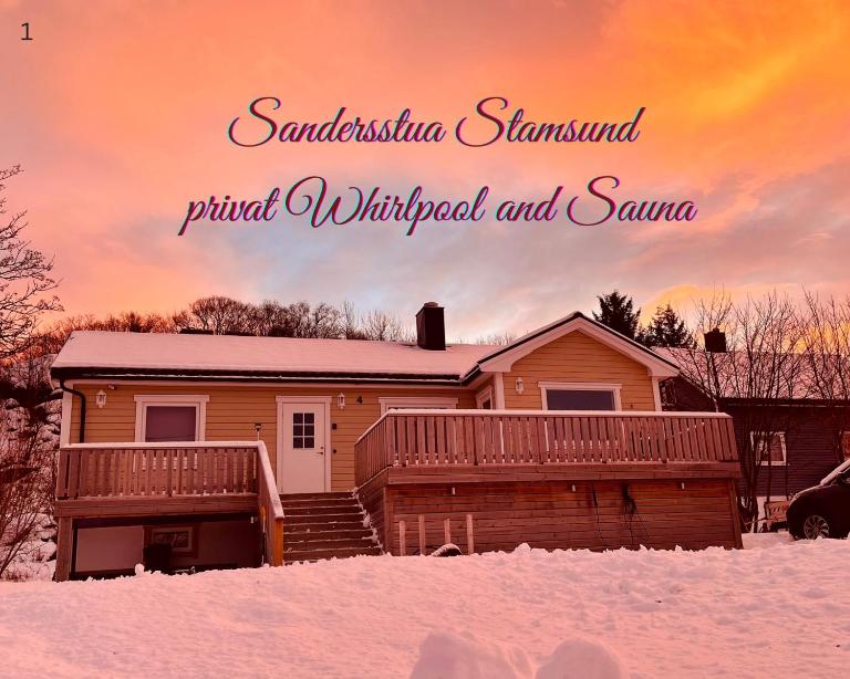 Familyfriendly-modern, in the fishingtown Stamsund, with Sauna and Jacuzzi - B&B Stamsund