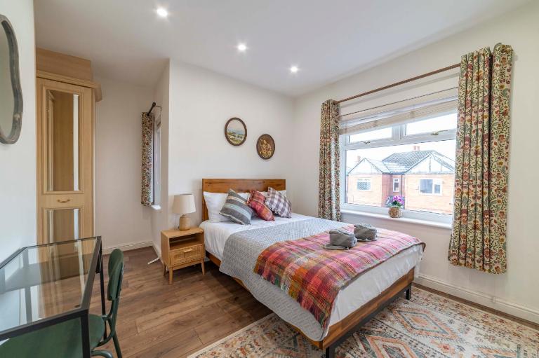 Beautiful Three Bedroom House - Manchester Escape - Bed and Breakfast Manchester