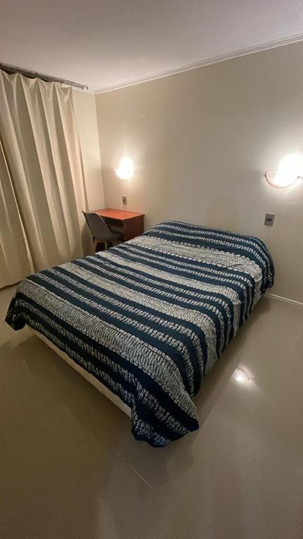 Depto barrio 18 hasta dos dormitorios - Chambres d'hôtes Santiago