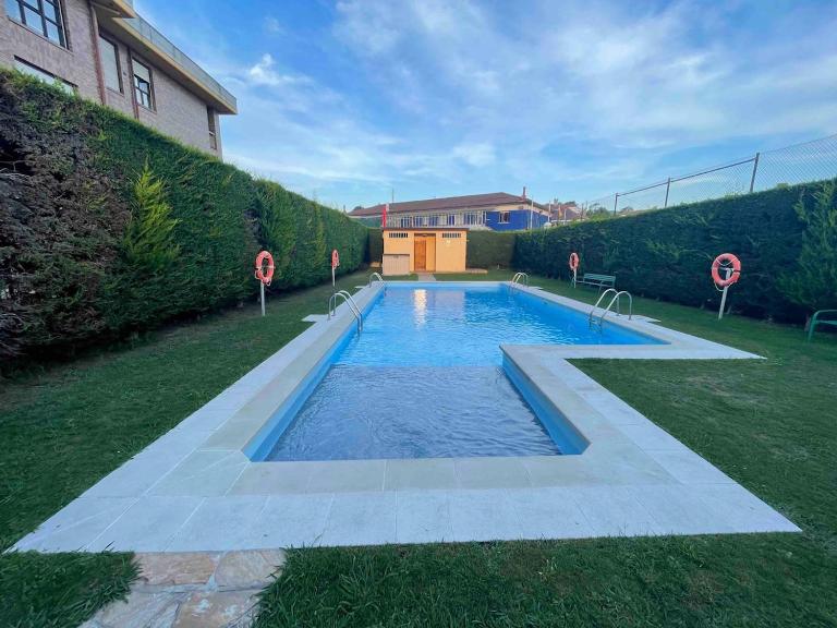 Apartamento con piscina en Saron - B&B Sarón