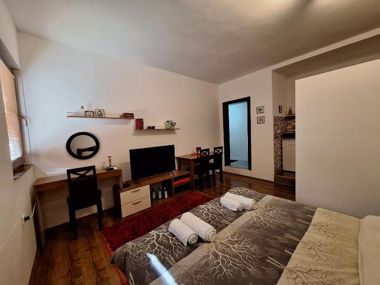 Apartment STUDIO 88 red - Chambres d'hôtes Ohrid