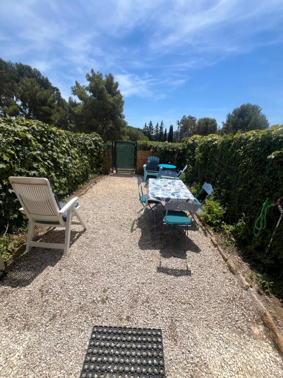 Studio proche mer avec jardinet - Bed and Breakfast Les Lecques
