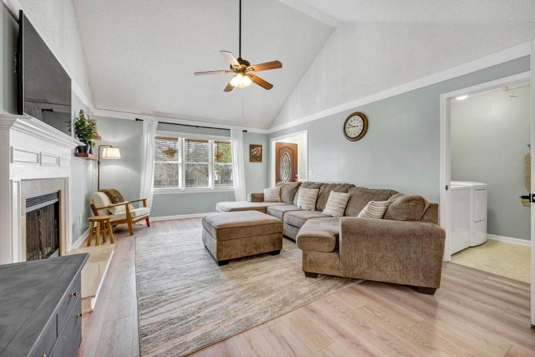 Sawgrass Cottage 3BR w Deck - B&B Columbia