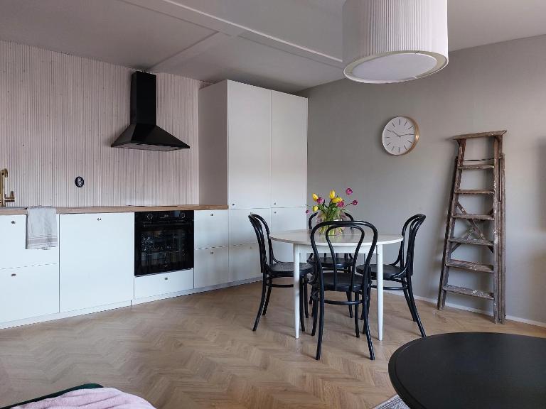 Viihtyisä kaksio keskuskentän vieressä - B&B Kokkola
