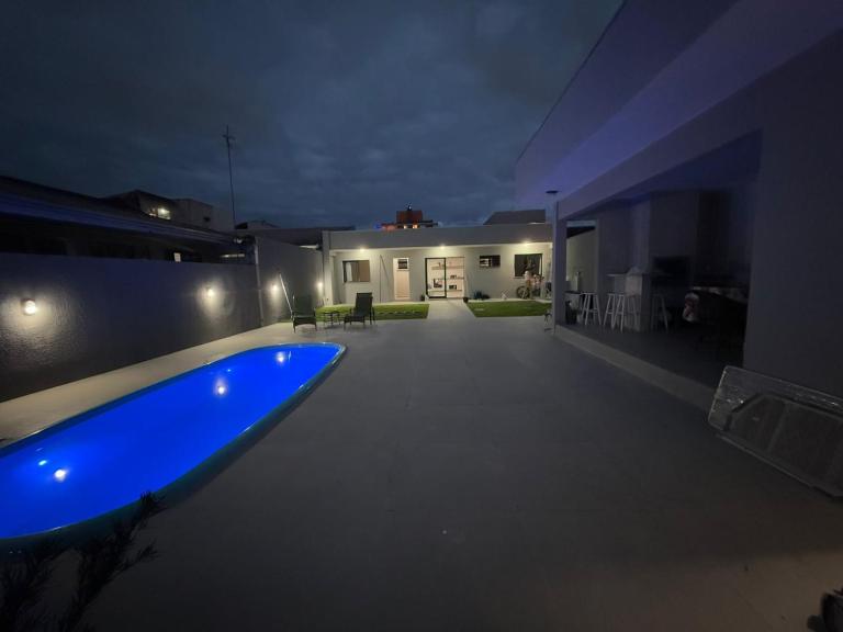 Casa próximo à Praia com piscina - Bed and Breakfast Guaratuba