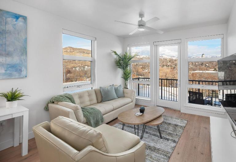 Penthouse Corner Suite - View, Best Amenities - B&B Salt Lake City