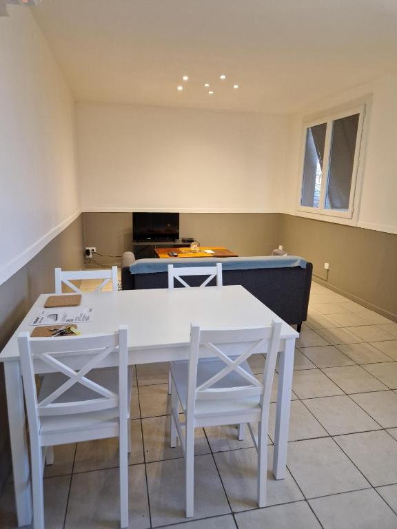 Bien E Proche Lyon St Exupery St Quentin Fallavier Village de marques - Chambres d'hôtes Diémoz