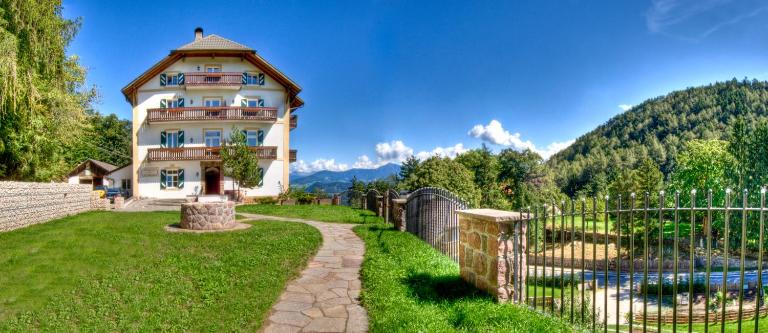 Apartments Waldquell - Chambres d'hôtes Collalbo