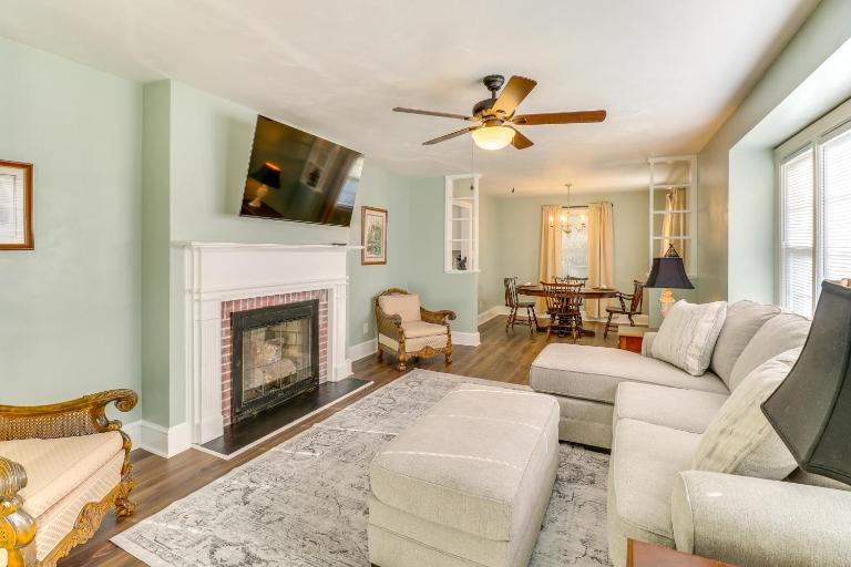 Walk to Chowan University: Dog-Friendly Retreat - B&B Murfreesboro