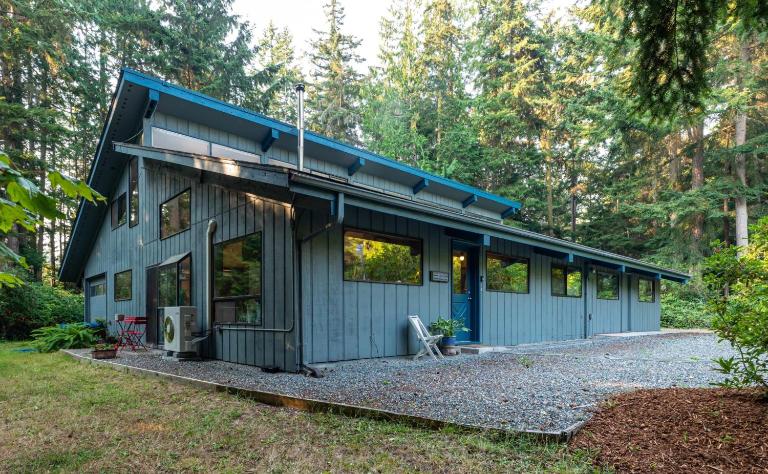 Perch - Rhododendron Loft - B&B Coupeville