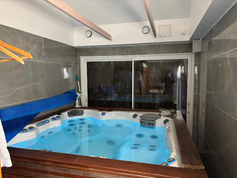 MickeyRelax - House Spa Sauna next Disneyland Paris - Bed and Breakfast Villeneuve-le-Comte