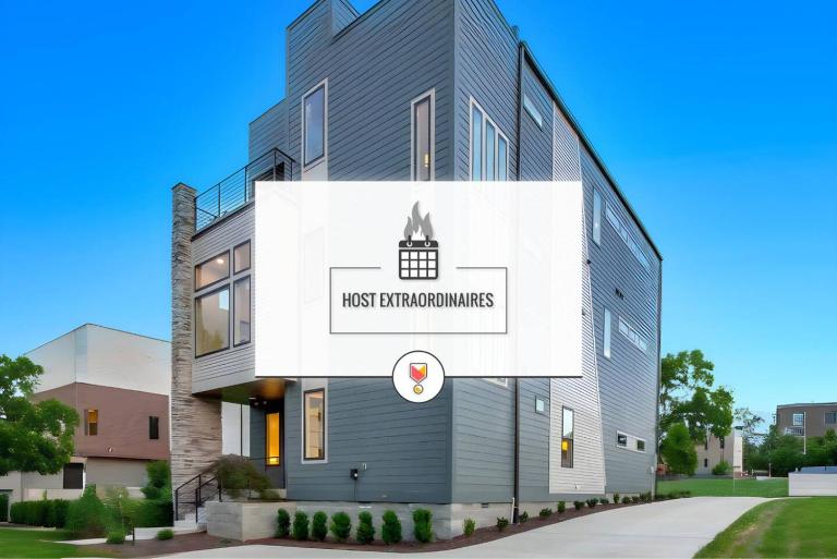 Spacious Gulch Retreat Super Skyline Views - B&B Nashville