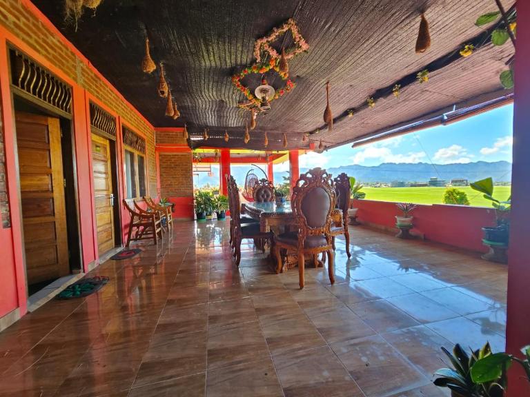 Penginapan Bunga Sonsang kamar Family Tripel - B&B Sungaidaras