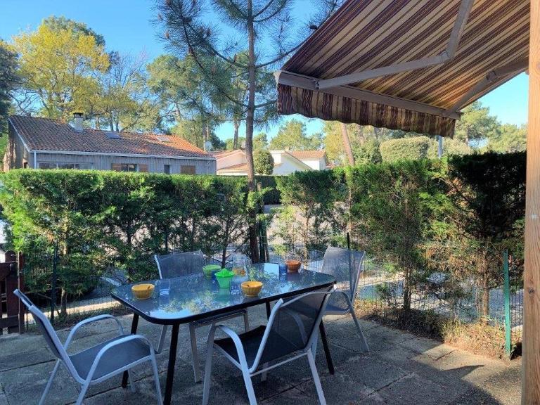 La Palmyre - AGREABLE VILLA MITOYENNE - PISCINE COLLECTIVE - B&B Les Mathes