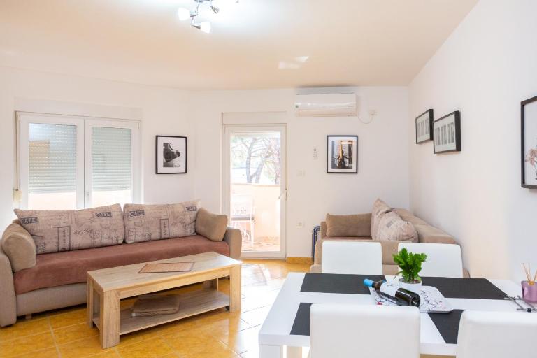Senad - Apartment MALI - MPolo - B&B Medulin