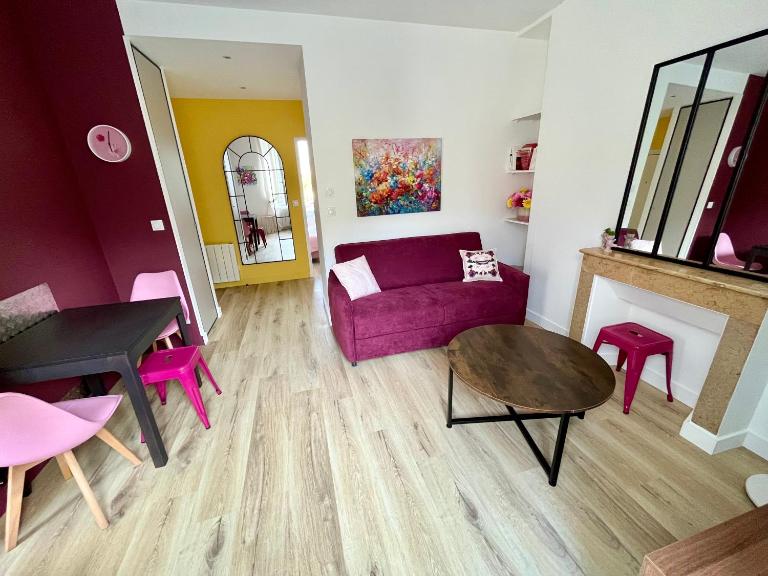 Maison des Fleurs T2 COSY - Bed and Breakfast La Terrasse