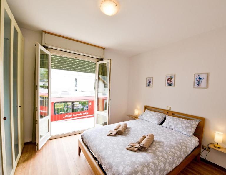 Alp Grüm Apartment - 8 min walk to Bernina Express - Garden & Parking - Bed and Breakfast Tirano
