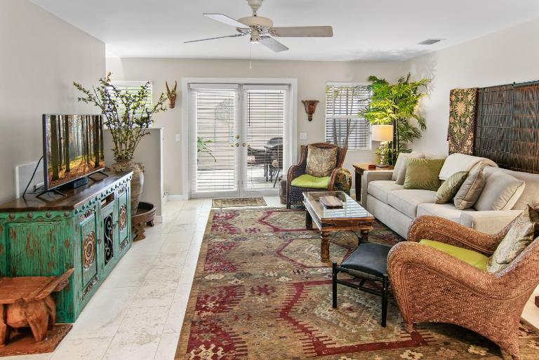 Duval Square Retreat - B&B Key West