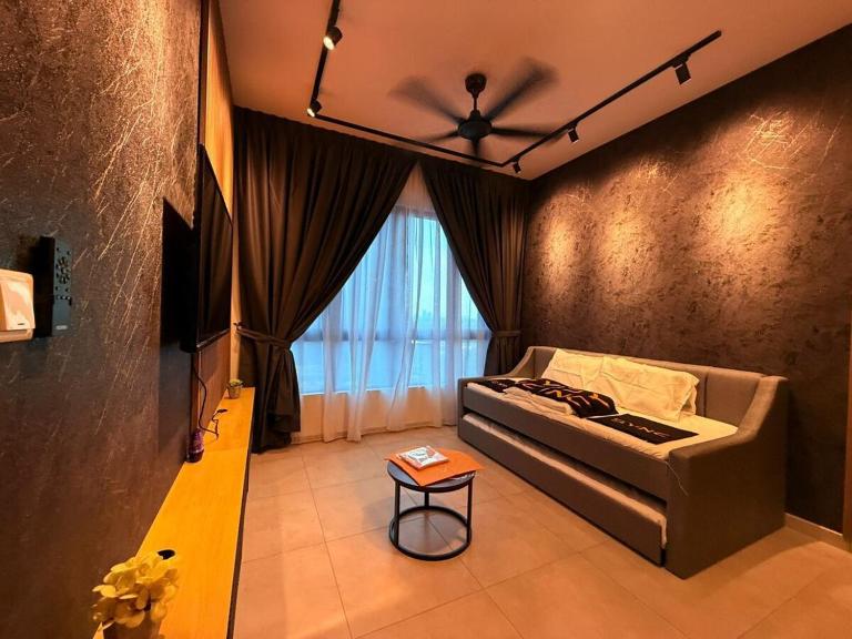 New 2Room 5pax 3min walk to mrt n farm in the city A0725 - Bed and Breakfast Seri Kembangan