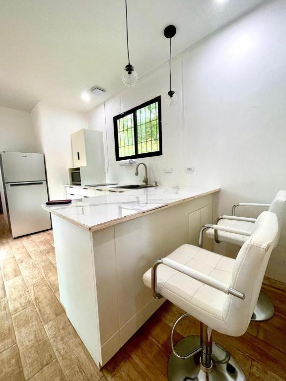 Casa Mono - Beach Walk Bungalows - Bed and Breakfast Río Sequito