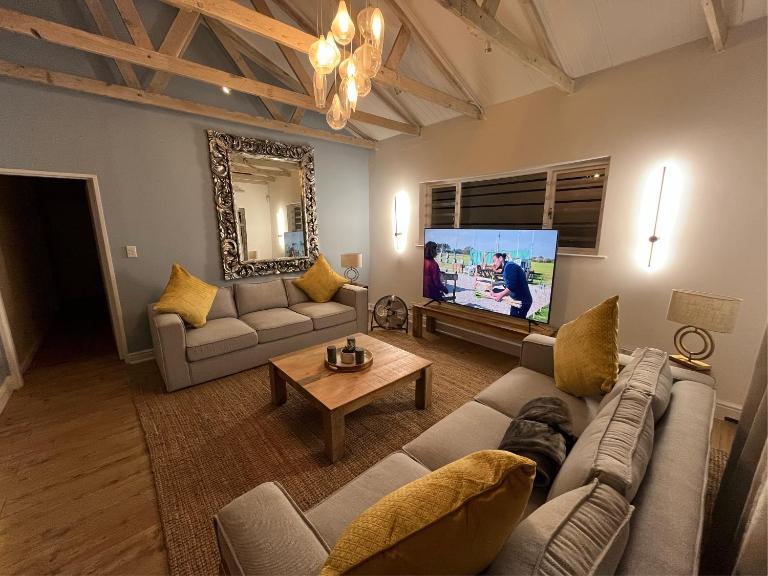 Penzance Estate Beautiful Valley View - B&B Cape Town